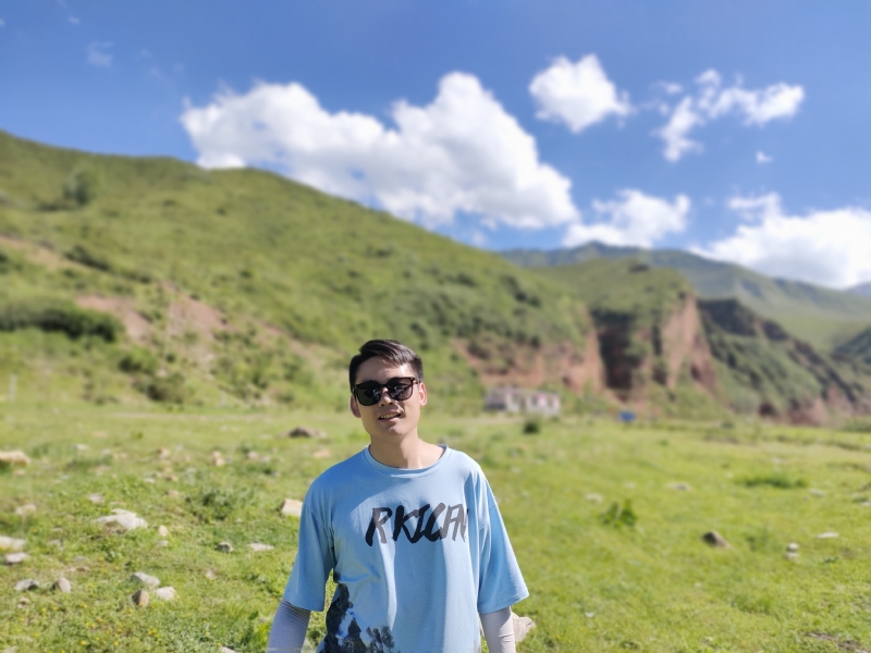 祁三岁的第一张照片--青岛相亲服务中心