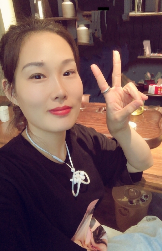 冷紫斑蝶的第一张照片--青岛相亲服务中心