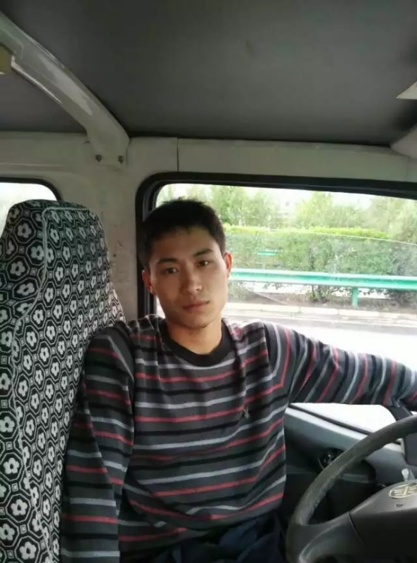 桦树林的第一张照片--青岛相亲服务中心