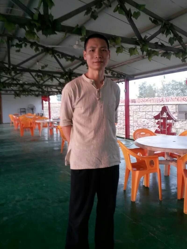 周哥的第三张照片--青岛相亲服务中心