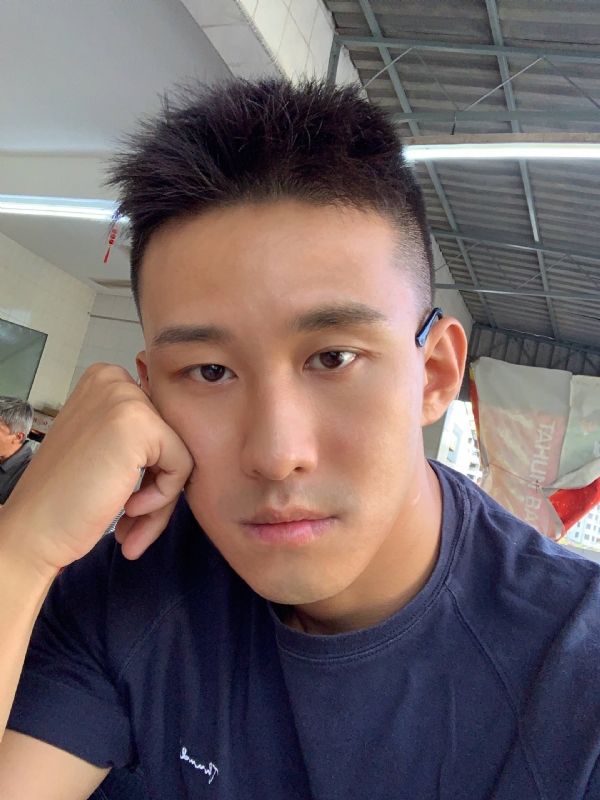 相见恨晚的第二张照片--青岛相亲服务中心