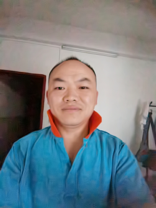 与子携老的第四张照片--青岛相亲服务中心