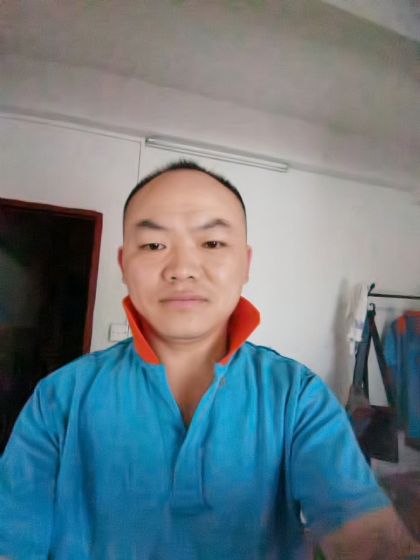 与子携老的第五张照片--青岛相亲服务中心