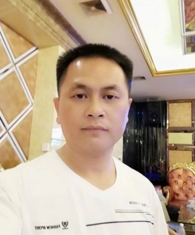 小梁的第二张照片--青岛相亲服务中心