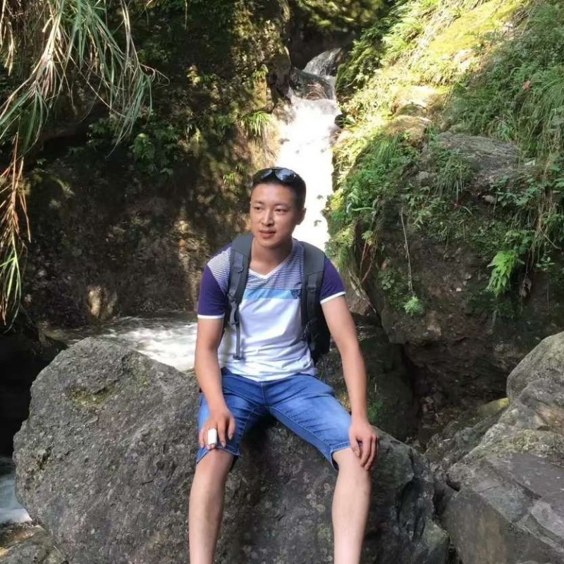 人杰地也灵的第一张照片--青岛相亲服务中心