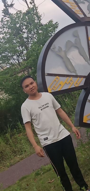 愉快的阳光的第一张照片--青岛相亲服务中心