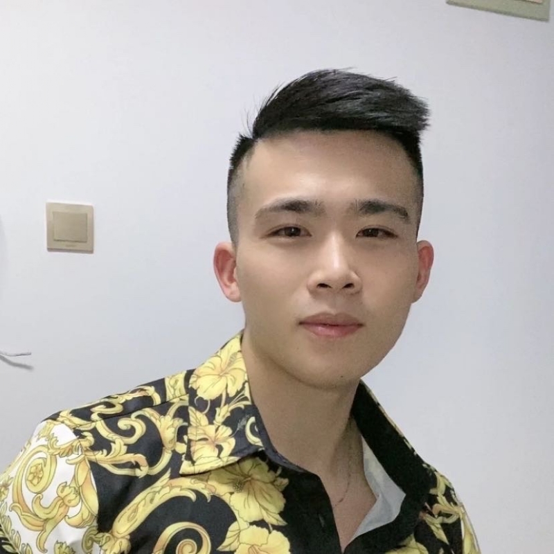 迷彩冲锋衣的第一张照片--青岛相亲服务中心