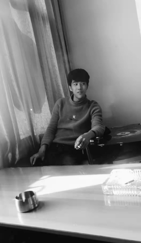 酷似小丑的第二张照片--青岛相亲服务中心