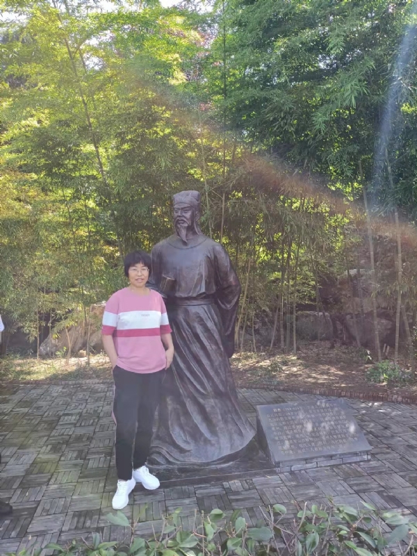 秋天的菊花的第一张照片--青岛相亲服务中心