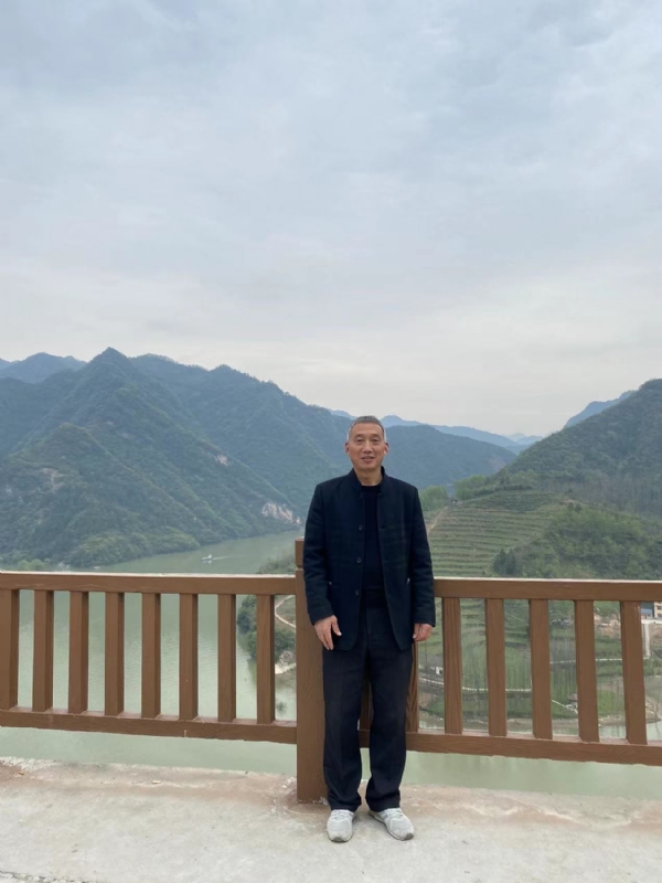 雪芳的第一张照片--青岛相亲服务中心