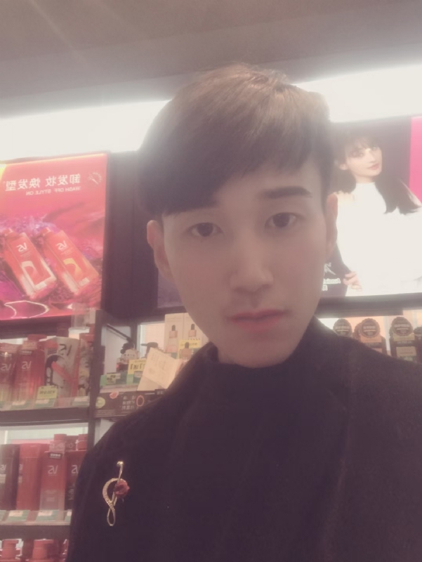 唯美的爱情故事的第一张照片--青岛相亲服务中心