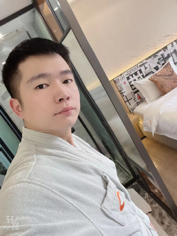 绿帽的第一张照片--青岛相亲服务中心