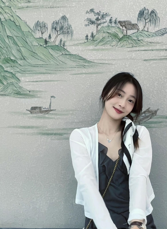 小趴菜的第一张照片--青岛相亲服务中心