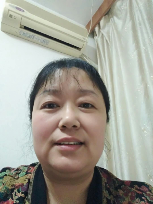 雨中漫步的第一张照片--青岛相亲服务中心