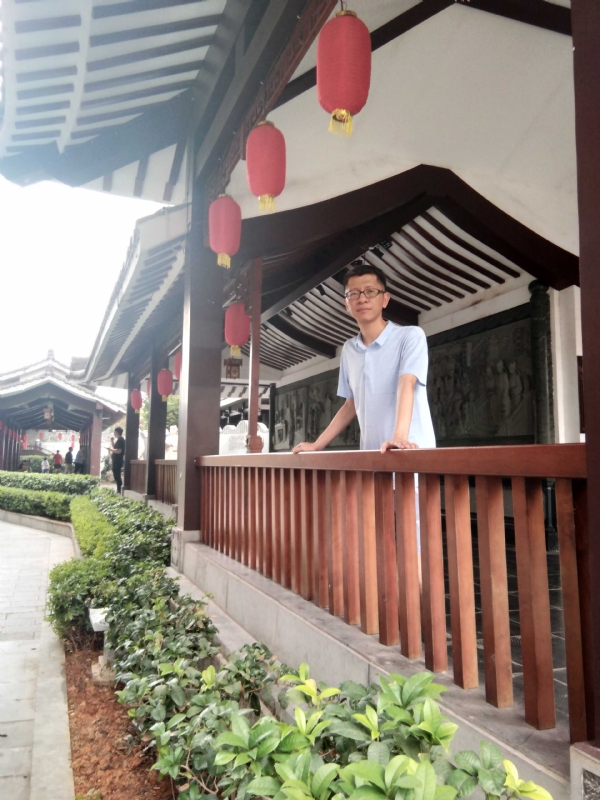 lijian的第一张照片--青岛相亲服务中心