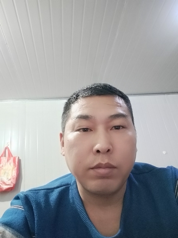 开着拖拉机去兜风的第一张照片--青岛相亲服务中心