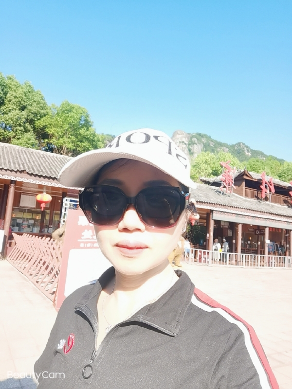 山百合的第一张照片--青岛相亲服务中心