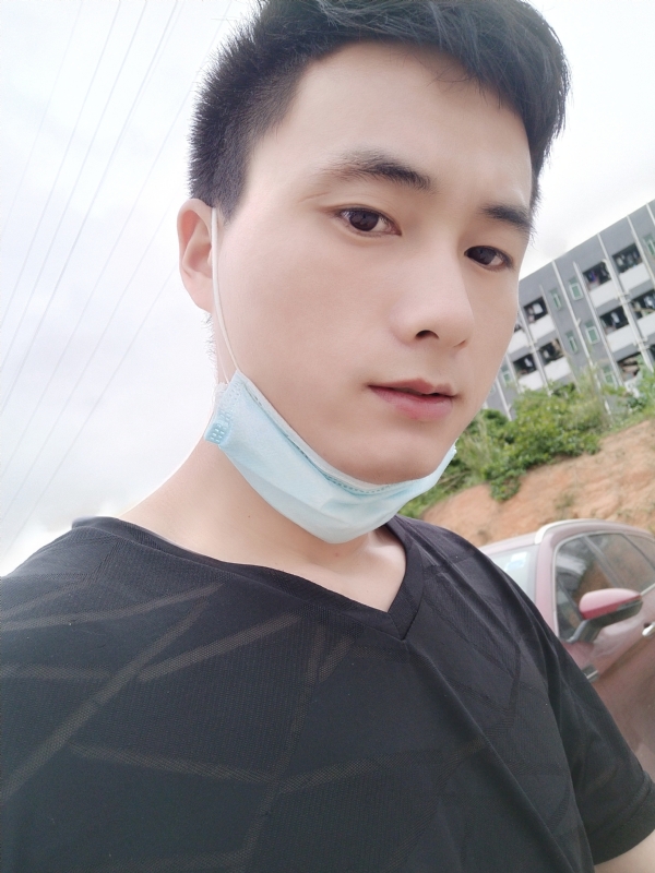 何凡的第二张照片--青岛相亲服务中心