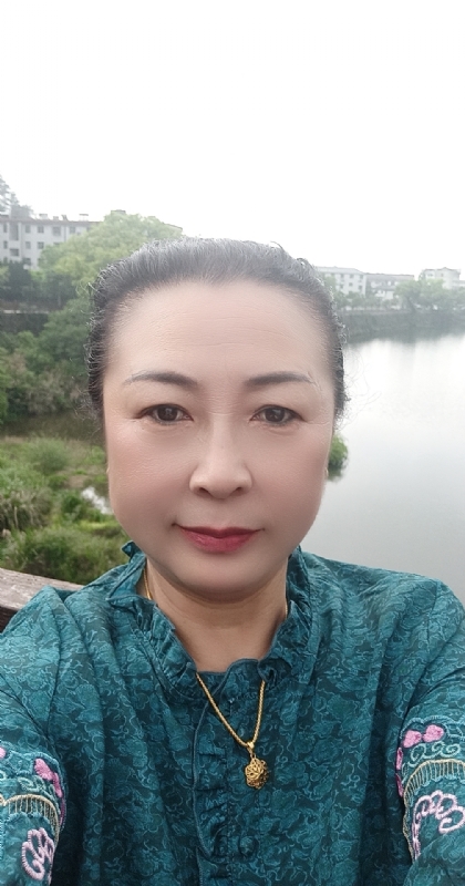 雨中情的第二张照片--青岛相亲服务中心