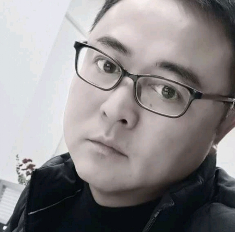 小石头的第一张照片--青岛相亲服务中心