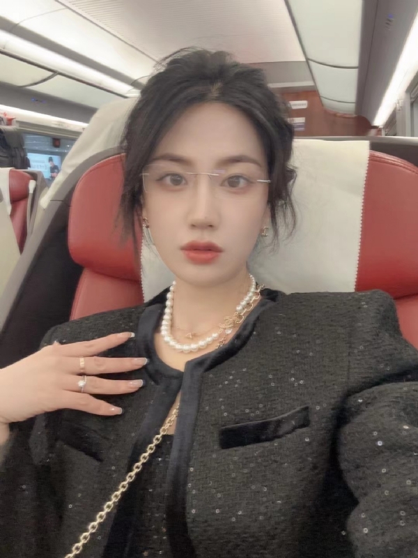 Alma的第三张照片--青岛相亲服务中心