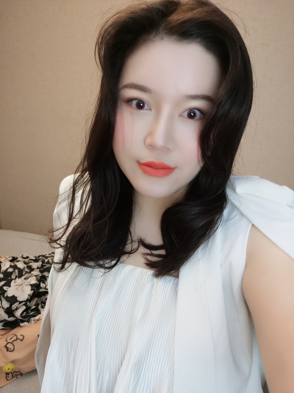 璐璐的第一张照片--青岛相亲服务中心