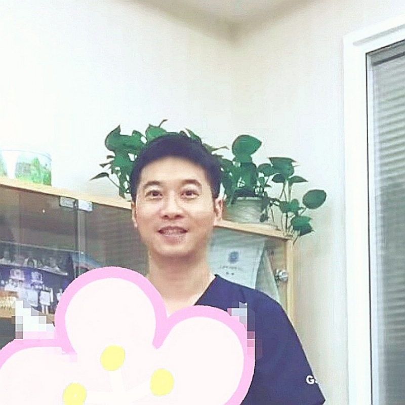 大手牵小手的第二张照片--青岛相亲服务中心