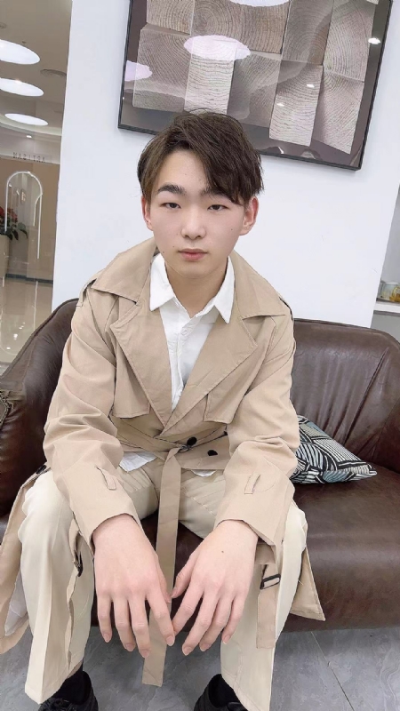 啊哲的第一张照片--青岛相亲服务中心