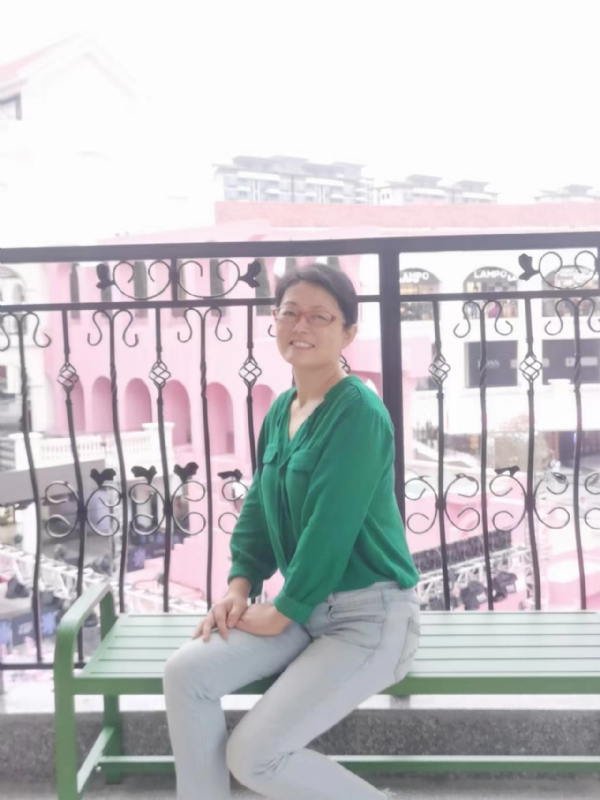 丽华的第四张照片--青岛相亲服务中心