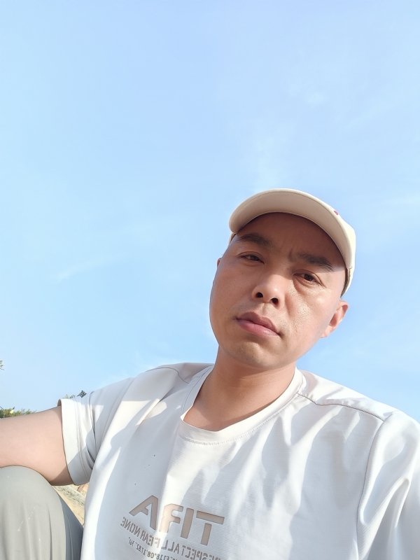 哥哥的第一张照片--青岛相亲服务中心