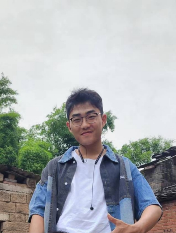 越努力越幸运的第一张照片--青岛相亲服务中心