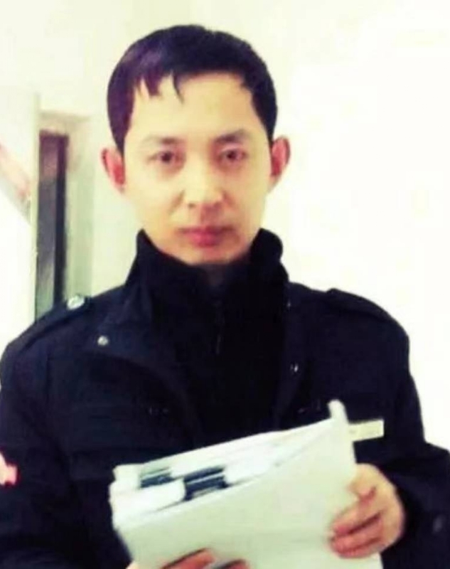 风雨中有你的第一张照片--青岛相亲服务中心