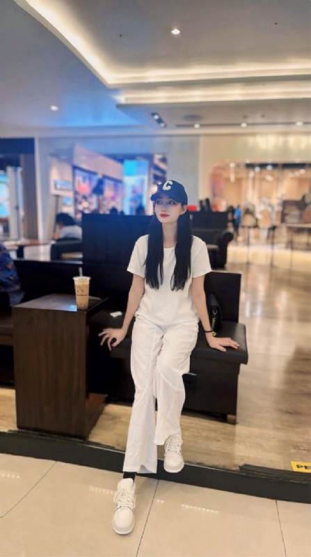 卖火柴的小女孩的第一张照片--青岛相亲服务中心