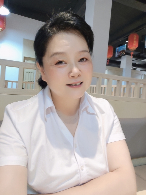 丁姐爱生活的第一张照片--青岛相亲服务中心