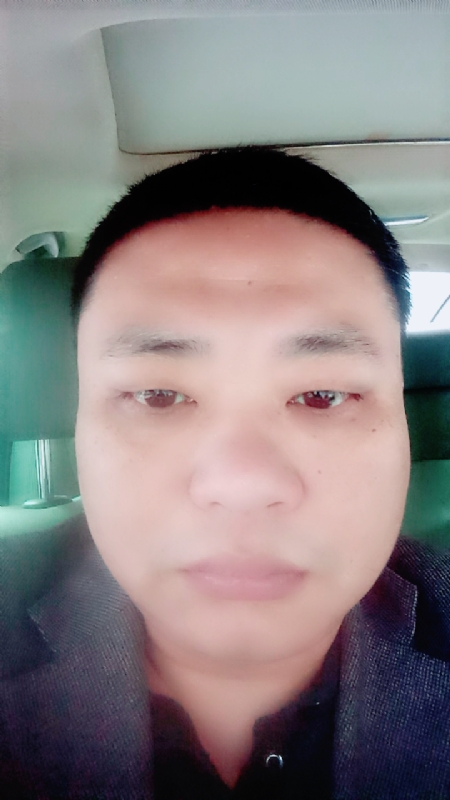 向日葵的第一张照片--青岛相亲服务中心