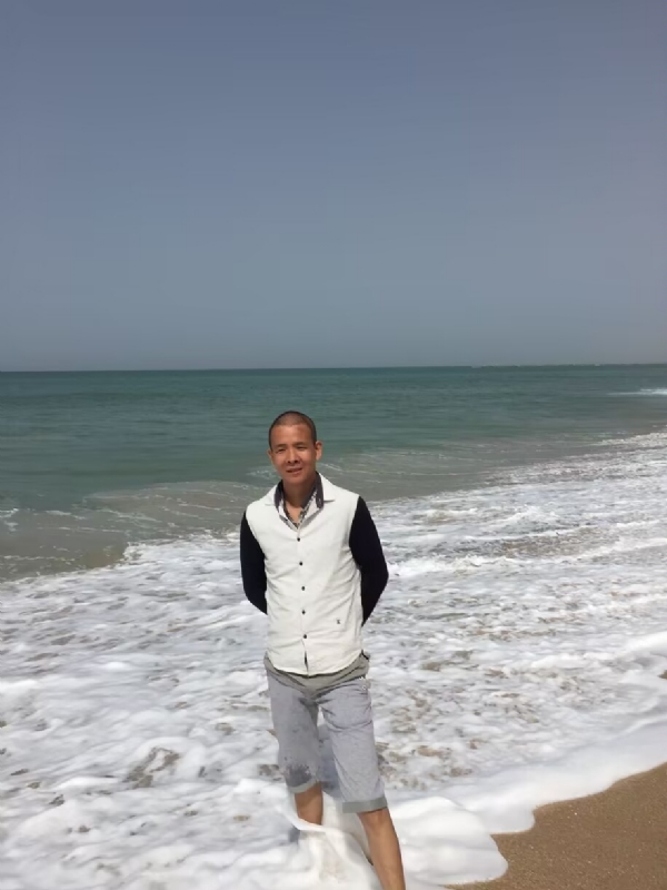 飞雪飘零的第二张照片--青岛相亲服务中心