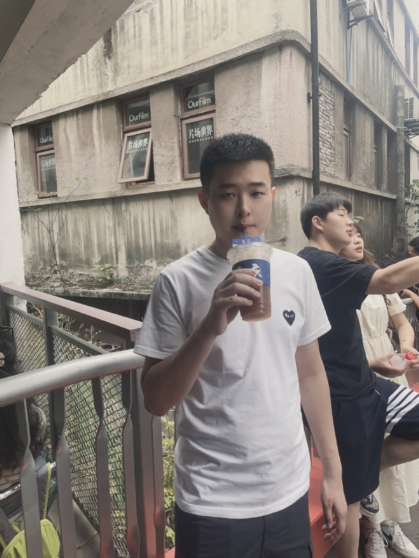 尚龙的第二张照片--青岛相亲服务中心