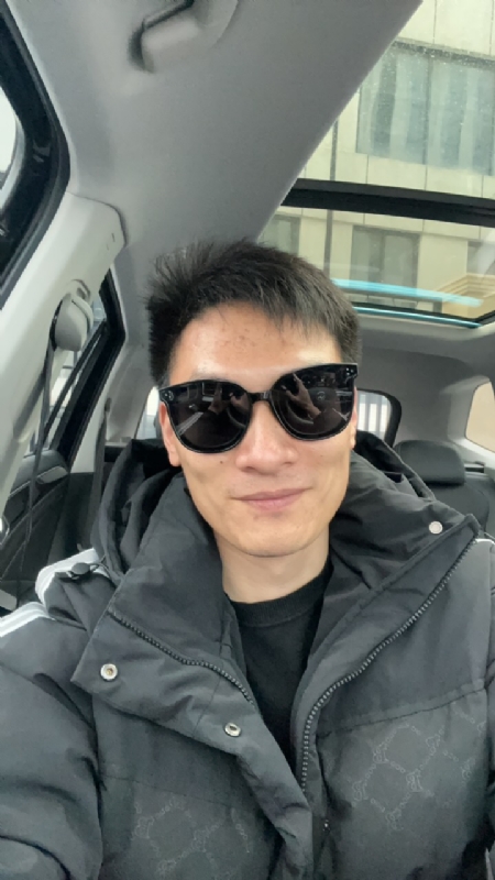 男孩的第一张照片--青岛相亲服务中心