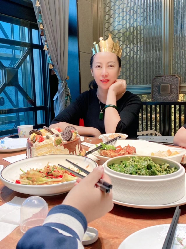 红红的第二张照片--青岛相亲服务中心