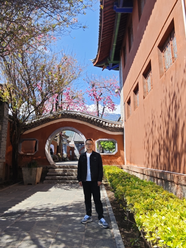 简单的第一张照片--青岛相亲服务中心