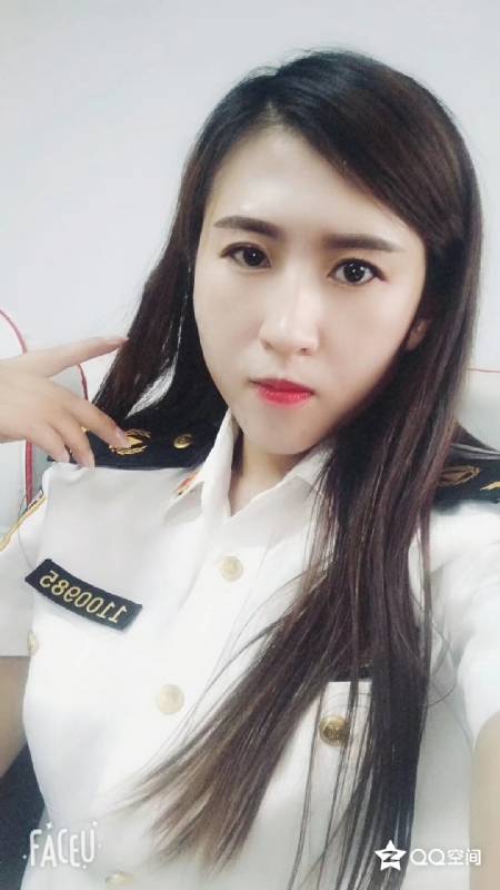 彤云密布的第二张照片--青岛相亲服务中心