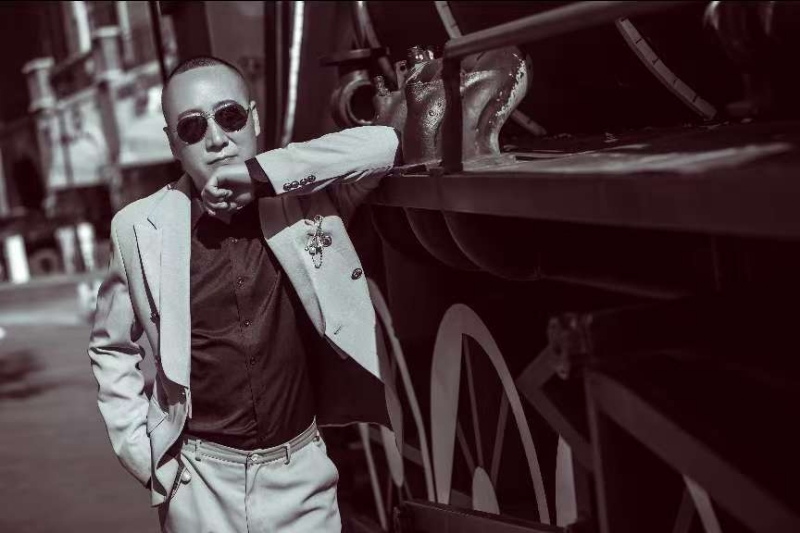 孤独燃烧的第一张照片--青岛相亲服务中心