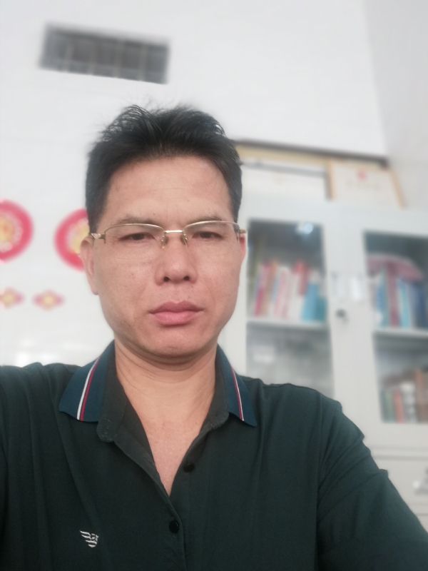 后视镜的第二张照片--青岛相亲服务中心