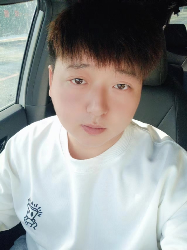 可乐加冰的第一张照片--青岛相亲服务中心