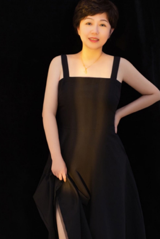 阿娜的第一张照片--青岛相亲服务中心