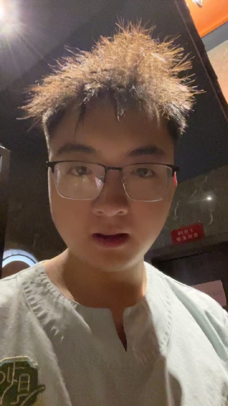 成熟稳重的男士的第一张照片--青岛相亲服务中心