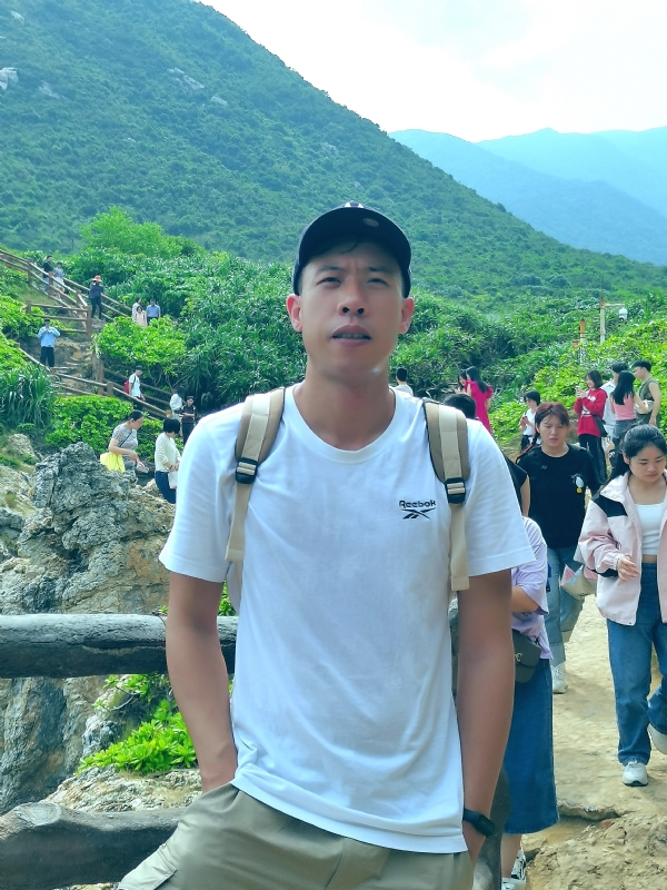 吴生的第二张照片--青岛相亲服务中心