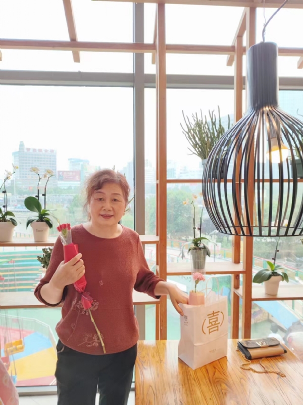 静香的第一张照片--青岛相亲服务中心