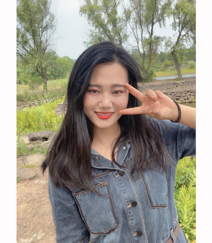 月亮的第一张照片--青岛相亲服务中心