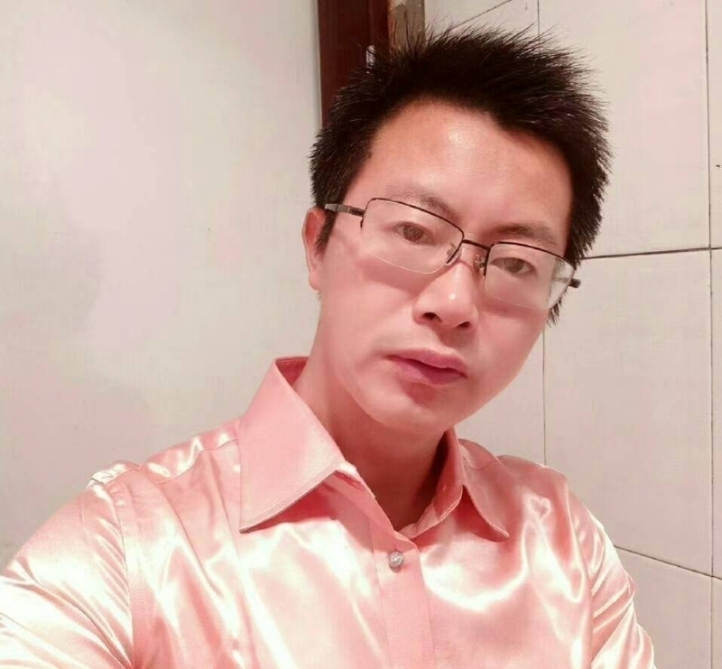 亮亮的第一张照片--青岛相亲服务中心